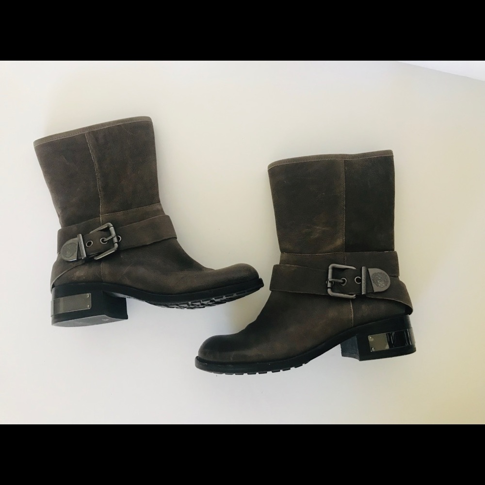 Vince Camuto Wellesley boots size 6.5